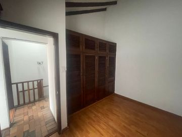 SE VENDE CASA UBICADA SECTOR HISTORICO DE POPAYAN IDEAL PARA EMPRESA , NEGOCIOS U OFICINAS EXCELENTE UBICACION