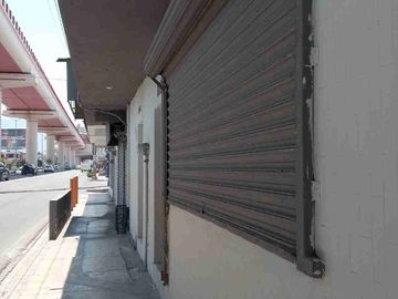 Se Renta Local Comercial  Oficina en Avenida Felix U Gómez Col Moderna Monterrey Nuevo León