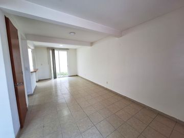 CASA EN VENTA EN RESIDENCIAL DEL PARQUE EL MARQUES QUERETARO A MINUTOS DE HEB 3 RECAMARAS SALA DE TV  Y VIGILANCIA