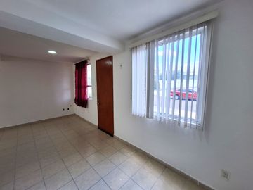 CASA EN VENTA EN RESIDENCIAL DEL PARQUE EL MARQUES QUERETARO A MINUTOS DE HEB 3 RECAMARAS SALA DE TV  Y VIGILANCIA