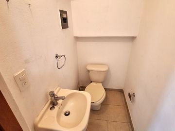 CASA EN VENTA EN RESIDENCIAL DEL PARQUE EL MARQUES QUERETARO A MINUTOS DE HEB 3 RECAMARAS SALA DE TV  Y VIGILANCIA