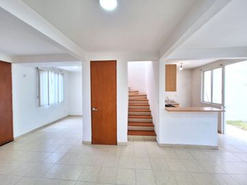 CASA EN VENTA EN RESIDENCIAL DEL PARQUE EL MARQUES QUERETARO A MINUTOS DE HEB 3 RECAMARAS SALA DE TV  Y VIGILANCIA
