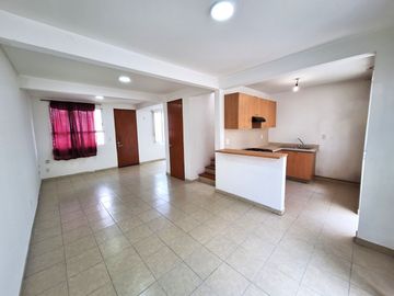 CASA EN VENTA EN RESIDENCIAL DEL PARQUE EL MARQUES QUERETARO A MINUTOS DE HEB 3 RECAMARAS SALA DE TV  Y VIGILANCIA