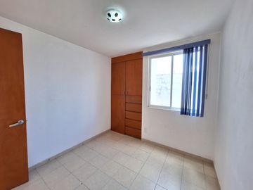 CASA EN VENTA EN RESIDENCIAL DEL PARQUE EL MARQUES QUERETARO A MINUTOS DE HEB 3 RECAMARAS SALA DE TV  Y VIGILANCIA