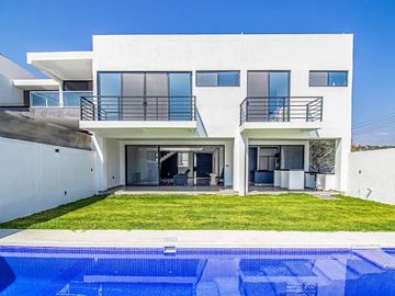 Casa en venta en Burgos Residencial Corinto, Cuernavaca, con amenidades de club, precio especial
