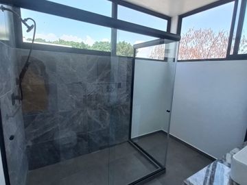 Casa en venta en Burgos Residencial Corinto, Cuernavaca, con amenidades de club, precio especial