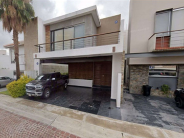 EXCELENTE OPORTUNIDAD CASA EN JURIQUILLA QUERÉTARO