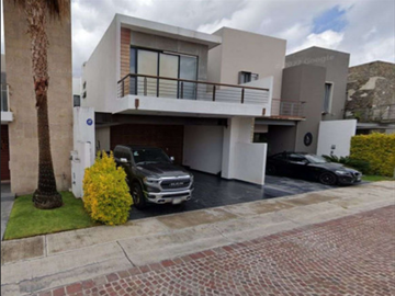 EXCELENTE OPORTUNIDAD CASA EN JURIQUILLA QUERÉTARO