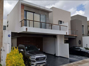 EXCELENTE OPORTUNIDAD CASA EN JURIQUILLA QUERÉTARO
