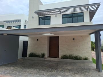 SE VENDE ESPLENDIDA RESIDENCIA LAGOS DEL SOL 4 REC, CTO SERV C/B, AREA TV, ALBERCA, CASA CLUB