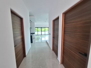 SE VENDE ESPLENDIDA RESIDENCIA LAGOS DEL SOL 4 REC, CTO SERV C/B, AREA TV, ALBERCA, CASA CLUB
