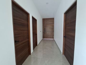 SE VENDE ESPLENDIDA RESIDENCIA LAGOS DEL SOL 4 REC, CTO SERV C/B, AREA TV, ALBERCA, CASA CLUB