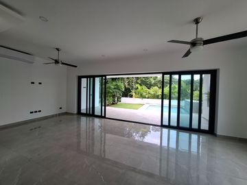 SE VENDE ESPLENDIDA RESIDENCIA LAGOS DEL SOL 4 REC, CTO SERV C/B, AREA TV, ALBERCA, CASA CLUB