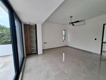 SE VENDE ESPLENDIDA RESIDENCIA LAGOS DEL SOL 4 REC, CTO SERV C/B, AREA TV, ALBERCA, CASA CLUB