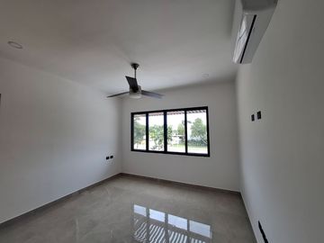 SE VENDE ESPLENDIDA RESIDENCIA LAGOS DEL SOL 4 REC, CTO SERV C/B, AREA TV, ALBERCA, CASA CLUB