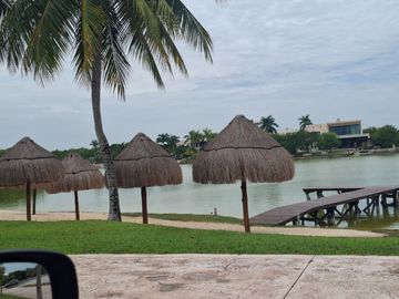 SE VENDE ESPLENDIDA RESIDENCIA LAGOS DEL SOL 4 REC, CTO SERV C/B, AREA TV, ALBERCA, CASA CLUB