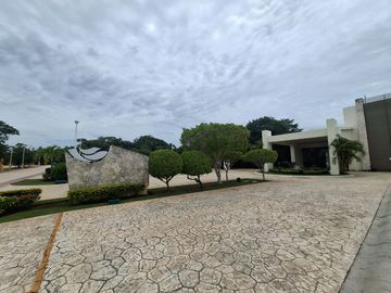 SE VENDE ESPLENDIDA RESIDENCIA LAGOS DEL SOL 4 REC, CTO SERV C/B, AREA TV, ALBERCA, CASA CLUB