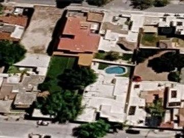 CASA CON ALBERCA TRASERA EN SALTILLO