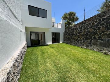 Casa en venta en Fracc. Las Brisas, Temixco, con alberca y jardín, gran oportunidad