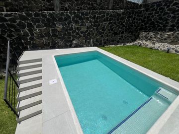 Casa en venta en Fracc. Las Brisas, Temixco, con alberca y jardín, gran oportunidad