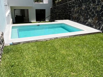 Casa en venta en Fracc. Las Brisas, Temixco, con alberca y jardín, gran oportunidad