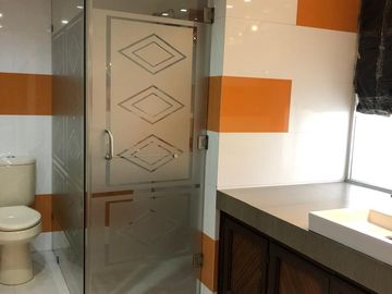 VENTA Casa Para Remodelar en Col. Vista Hermosa, Mty, N. L.