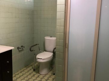 VENTA Casa Para Remodelar en Col. Vista Hermosa, Mty, N. L.