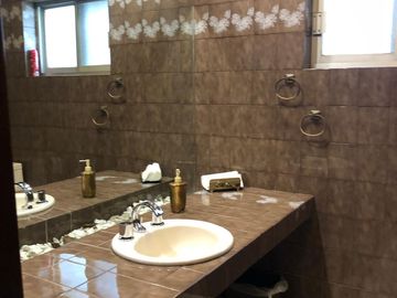 VENTA Casa Para Remodelar en Col. Vista Hermosa, Mty, N. L.