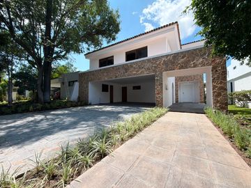 Casa en Renta en Valle Real