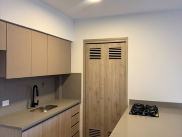 Arriendo apartamento sector Ciudad del Rio - Medellin