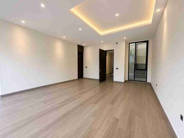 Rumah Brand New 3 Lantai Di Komplek Elit Permata Buana