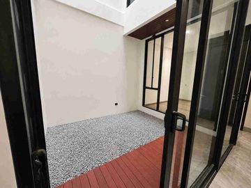 Rumah Brand New 3 Lantai Di Komplek Elit Permata Buana