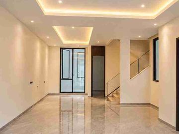Rumah Brand New 3 Lantai Di Komplek Elit Permata Buana