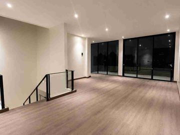 Rumah Brand New 3 Lantai Di Komplek Elit Permata Buana