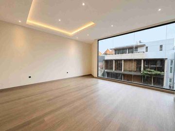 Rumah Brand New 3 Lantai Di Komplek Elit Permata Buana