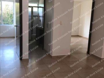 EN RENTA CASA UBICADA EN RESIDENCIAL PALMARIS CANCÚN, SOBRE AV.HUAYACAN, 3 RECÁMARAS + ÁREA DE TV, ALBERCA PRIVADA.