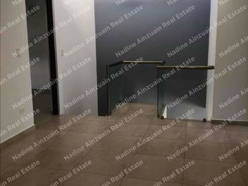 EN RENTA CASA UBICADA EN RESIDENCIAL PALMARIS CANCÚN, SOBRE AV.HUAYACAN, 3 RECÁMARAS + ÁREA DE TV, ALBERCA PRIVADA.