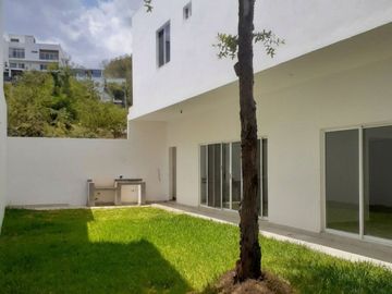 VENTA Casa en Cumbres de Santiago, Santiago, N.L.