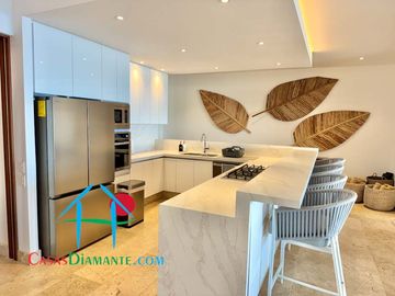 Departamento en renta vacacional con terraza y vista al mar
