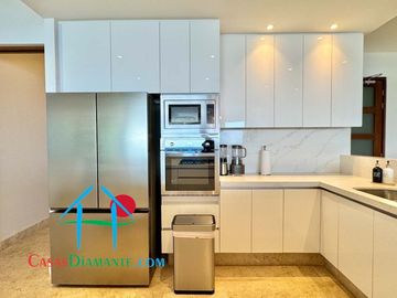 Departamento en renta vacacional con terraza y vista al mar