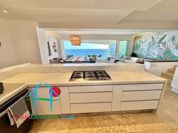 Departamento en renta vacacional con terraza y vista al mar