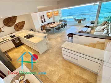 Departamento en renta vacacional con terraza y vista al mar