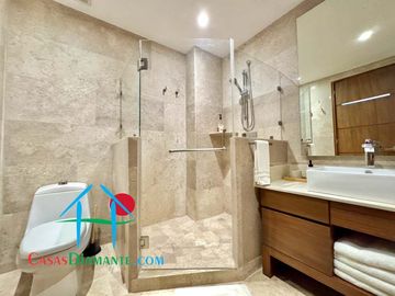 Departamento en renta vacacional con terraza y vista al mar