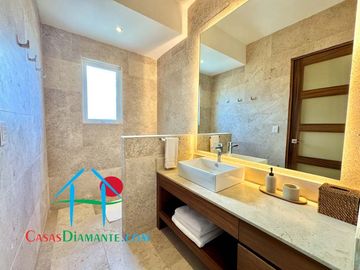 Departamento en renta vacacional con terraza y vista al mar
