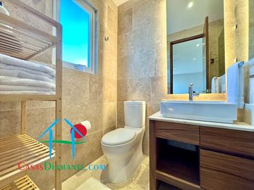 Departamento en renta vacacional con terraza y vista al mar