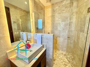 Departamento en renta vacacional con terraza y vista al mar
