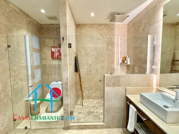 Departamento en renta vacacional con terraza y vista al mar