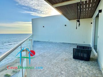 Departamento en renta vacacional con terraza y vista al mar