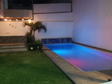 CASA EN VENTA CON ALBERCA, JACUZZI Y ROOF GARDEN EN CUAUTLA, MORELOS