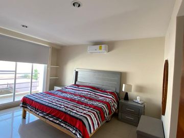 CASA EN VENTA CON ALBERCA, JACUZZI Y ROOF GARDEN EN CUAUTLA, MORELOS